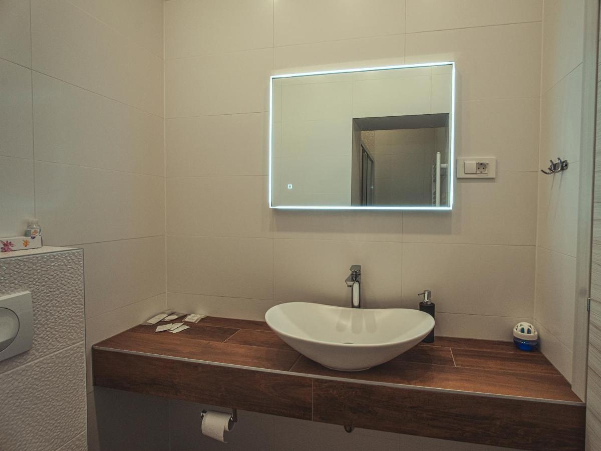 Apartmani Infinity Осиек Екстериор снимка