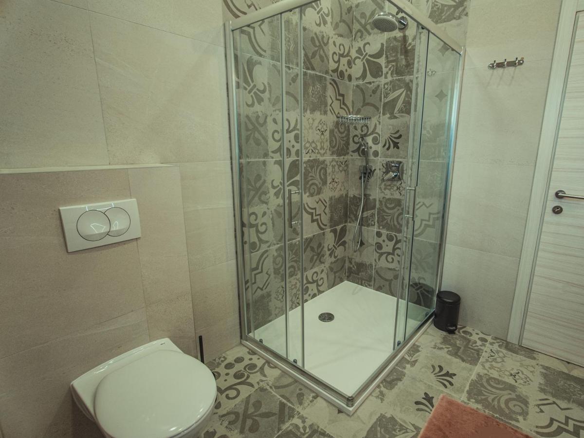 Apartmani Infinity Осиек Екстериор снимка